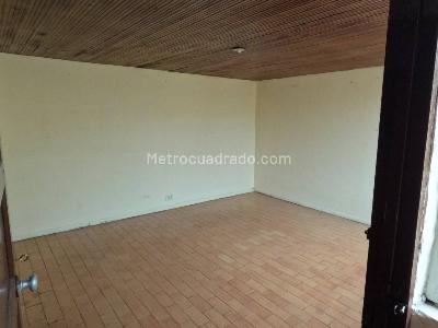 Casa de 5 alcobas en venta en Nueva Delicias, Bogotá, 315 m² · foto 14 de 19