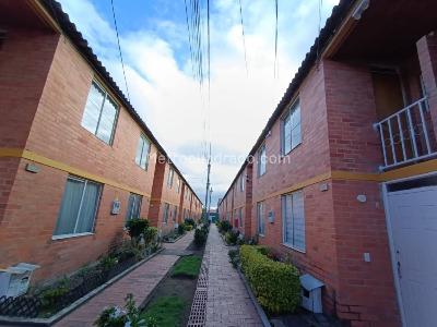 Casa de 3 alcobas en venta en Funza, Funza, 57 m² · foto 2 de 13