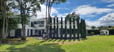 Casa de 5 alcobas en venta en Agrupacion De Vivienda Quintas Del Serrezuela, Mosquera · foto 3 de 20