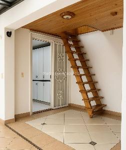 Casa de 5 alcobas en venta en Alhambra, Bogotá, 243 m² · foto 4 de 18