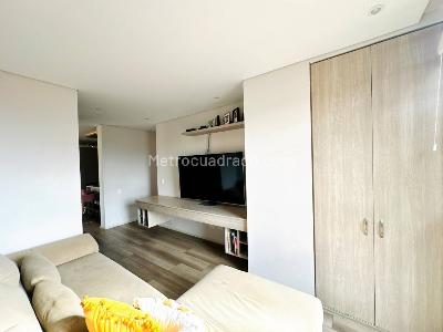 Apartamento de 3 alcobas en venta en Santa Barbara Oriental, Bogotá, 131 m² · foto 5 de 20