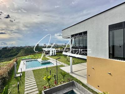Casa de 4 alcobas en venta en Armenia, Armenia, 720 m² · foto 14 de 20