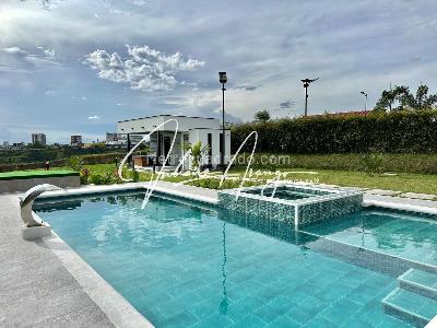 Casa de 4 alcobas en venta en Armenia, Armenia, 720 m² · foto 2 de 20