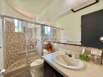 Casa de 4 alcobas en venta en Girardot, Girardot, 250 m² · foto 15 de 20