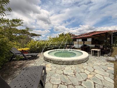 Casa de 4 alcobas en venta en Montenegro, Armenia, 215 m² · foto 2 de 20