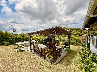 Casa de 4 alcobas en venta en Montenegro, Armenia, 215 m² · foto 5 de 20