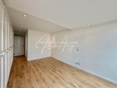 Apartamento en venta en Santa Barbara Central, Bogotá · foto 7 de 18