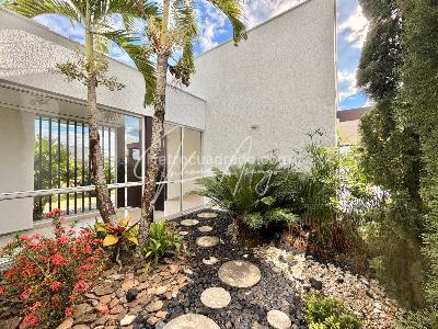 Casa de 3 alcobas en venta en Armenia, Armenia, 300 m² · foto 3 de 20