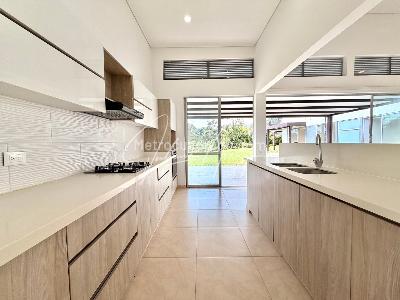 Casa de 3 alcobas en venta en Armenia, Armenia, 300 m² · foto 5 de 20