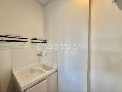Apartamento de 2 alcobas en arriendo en Cedritos, Bogotá, 72 m² · foto 4 de 13