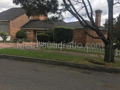 Casa de 3 alcobas en arriendo en Santa Barbara Alta, Bogotá, 350 m² · foto 2 de 19