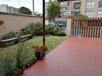 Casa de 4 alcobas en venta en Nueva Autopista, Bogotá, 202 m² · foto 2 de 20