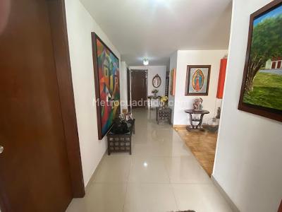 Casa de 4 alcobas en venta en Nueva Autopista, Bogotá, 202 m² · foto 5 de 20