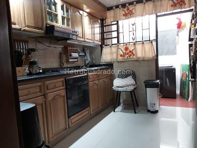 Casa de 4 alcobas en venta en Nueva Autopista, Bogotá, 202 m² · foto 12 de 20