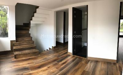 Casa de 4 alcobas en venta en San Jose De Bavaria, Bogotá, 360 m² · foto 3 de 20