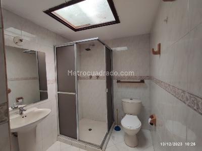 Casa de 5 alcobas en venta en Santa Maria Del Lago, Bogotá, 250 m² · foto 12 de 19