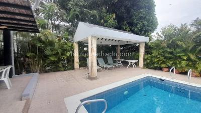 Casa de 3 alcobas en venta en El Peñon, Girardot, 225 m² · foto 10 de 11
