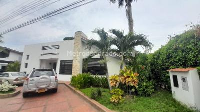 Casa de 3 alcobas en venta en El Peñon, Girardot, 225 m² · foto 4 de 11
