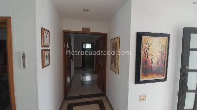 Casa de 3 alcobas en venta en El Peñon, Girardot, 225 m² · foto 7 de 11