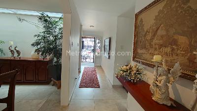 Casa de 3 alcobas en venta en Malibu Batan, Bogotá, 300 m² · foto 3 de 20