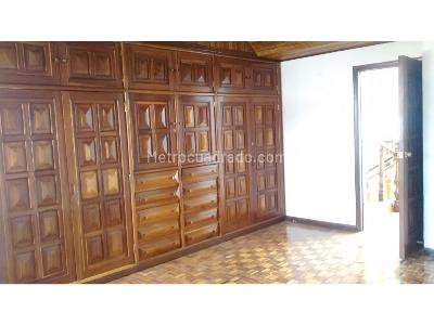 Casa de 5 alcobas en venta en Nueva Autopista, Bogotá, 480 m² · foto 6 de 8