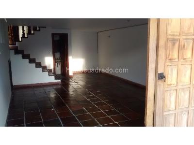 Casa de 5 alcobas en venta en Nueva Autopista, Bogotá, 480 m² · foto 8 de 8