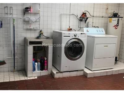 Casa de 5 alcobas en venta en El Castillo, Bogotá, 652 m² · foto 10 de 17