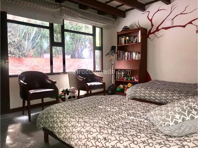 Casa de 5 alcobas en venta en El Castillo, Bogotá, 652 m² · foto 13 de 17
