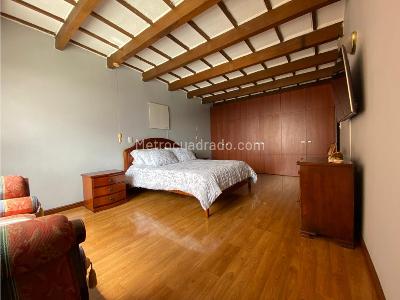 Casa de 5 alcobas en venta en El Castillo, Bogotá, 652 m² · foto 14 de 17