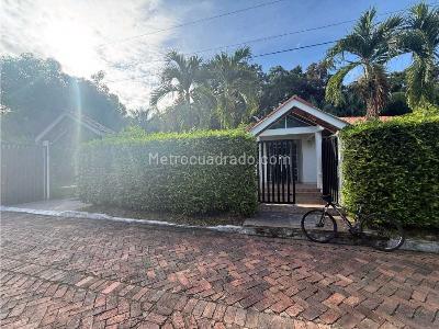 Casa de 4 alcobas en venta en Vereda Nilo, Girardot, 350 m² · foto 18 de 20