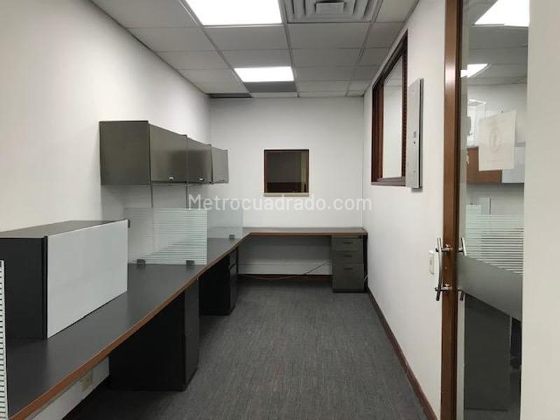 Oficina en Arriendo, CHICO NORTE, Bogotá D.C. - Más
