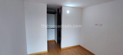 Apartamento de 3 alcobas en venta en Aures Corinto, Bogotá, 65 m² · foto 7 de 9