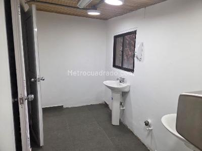 Casa de 5 alcobas en arriendo en Chico Norte, Bogotá, 300 m² · foto 10 de 15