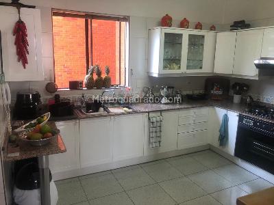 Apartamento de 3 alcobas en venta en Normandia, Cali, 185 m² · foto 15 de 18