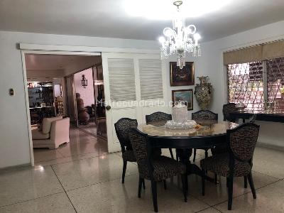 Casa de 3 alcobas en venta en Ciudad Jardin, Cali, 469 m² · foto 8 de 12