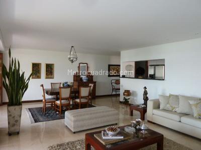 Apartamento de 3 alcobas en venta en La Arboleda, Cali, 220 m² · foto 4 de 20