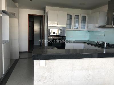 Apartamento de 3 alcobas en venta en Cristales, Cali, 256 m² · foto 6 de 20