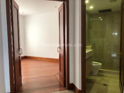 Apartamento de 3 alcobas en venta en Cristales, Cali, 256 m² · foto 8 de 20