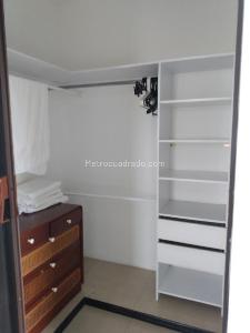 Apartamento de 1 alcoba en venta en Ciudad Jardin, Cali, 61 m² · foto 10 de 13