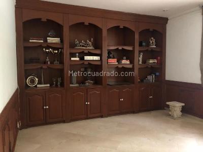 Casa de 5 alcobas en arriendo en Santa Rita, Cali, 630 m² · foto 3 de 20