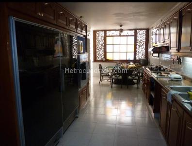 Casa de 5 alcobas en arriendo en Santa Rita, Cali, 630 m² · foto 7 de 20