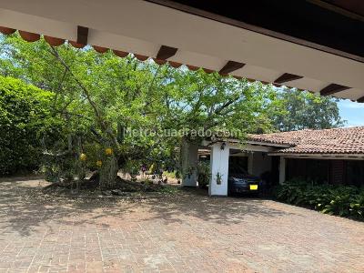 Casa de 5 alcobas en venta en Ciudad Jardin, Cali, 578 m² · foto 3 de 20