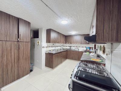 Apartamento de 4 alcobas en venta en Granada, Cali, 200 m² · foto 7 de 8