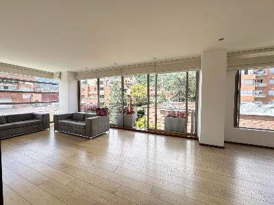Apartamento de 4 alcobas en venta en Chico Reservado Chico, Bogotá, 198 m² · foto 1 de 20