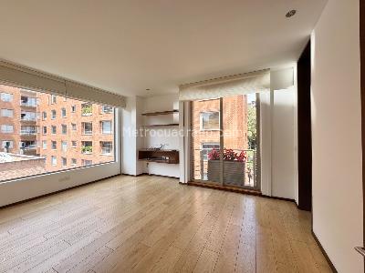 Apartamento de 4 alcobas en venta en Chico Reservado Chico, Bogotá, 198 m² · foto 3 de 20