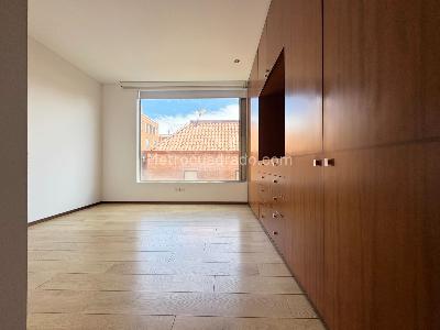 Apartamento de 4 alcobas en venta en Chico Reservado Chico, Bogotá, 198 m² · foto 6 de 20