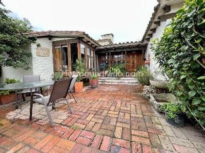 Casa de 4 alcobas en venta en Colina Gratamira, Bogotá, 220 m² · foto 16 de 19