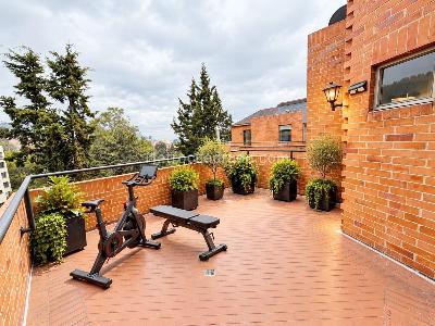Apartamento de 4 alcobas en venta en Bosque Mediina, Bogotá, 300 m² · foto 2 de 17