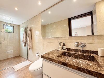 Apartamento de 4 alcobas en venta en Bosque Mediina, Bogotá, 300 m² · foto 10 de 17