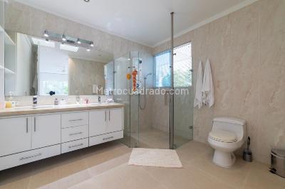 Casa de 5 alcobas en venta en El Peñon, Girardot, 500 m² · foto 16 de 20